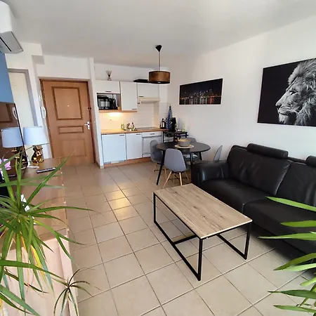 Les Reflets Apartment *